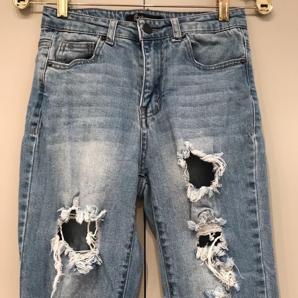 April Jeans Light Washed High Rise Mom Jeans - Picture 4 of 7